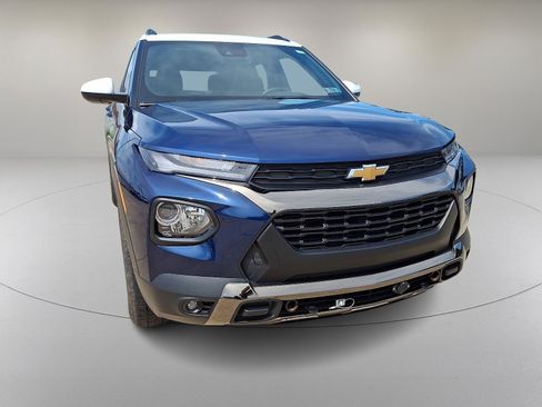Used 2023 Chevrolet TrailBlazer ACTIV w/ Sun and Liftgate Package AWD/4WD image 2