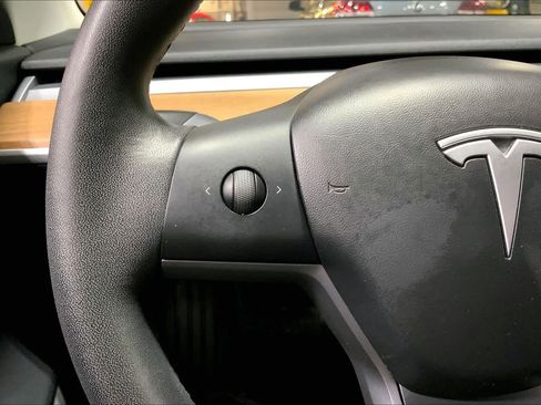 Used 2019 Tesla Model 3 Long Range image 23