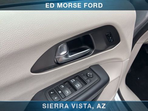 Used 2024 Chrysler Pacifica Touring-L FWD image 28