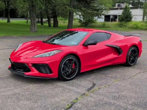 Used 2021 Chevrolet Corvette Stingray Coupe w/ Z51 Performance Package image 4