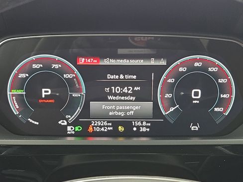 Used 2024 Audi Q8 e-tron Premium Plus w/ Premium Plus Package image 19