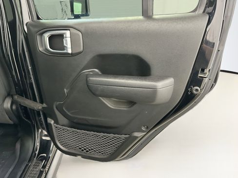 Used 2023 Jeep Wrangler Unlimited w/ Cold Weather Group AWD/4WD image 30