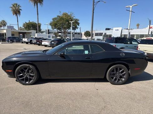 Used 2023 Dodge Challenger SXT w/ Blacktop Package RWD image 4