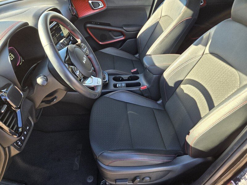 Certified 2025 Kia Soul GT-Line w/ GT-Line Technology Package FWD image 11