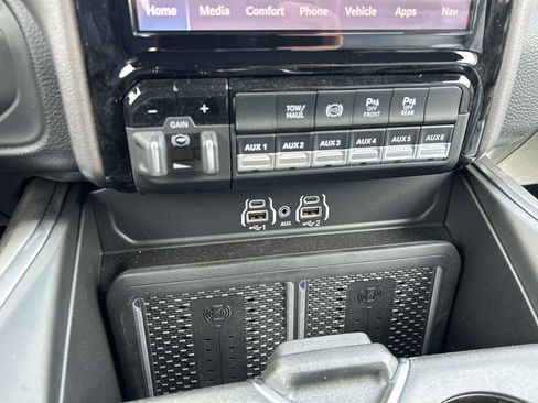 New 2026 RAM 2500 Big Horn AWD/4WD image 8