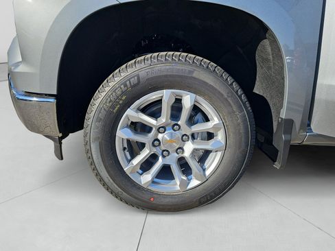 Used 2025 Chevrolet Silverado 1500 LT image 14