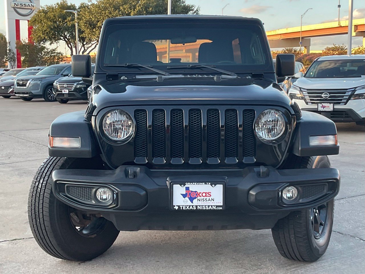 Used 2022 Jeep Wrangler Unlimited Sport AWD/4WD image 2