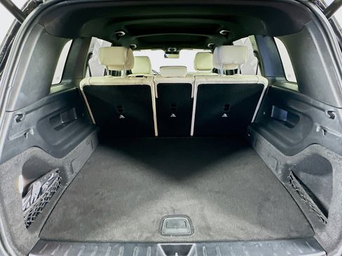 Used 2025 Mercedes-Benz GLB 250 image 28