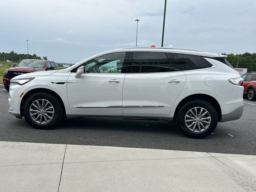 Used 2024 Buick Enclave Premium AWD/4WD image 5