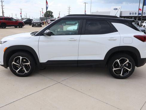 Used 2023 Chevrolet TrailBlazer RS w/ Convenience Package AWD/4WD image 8