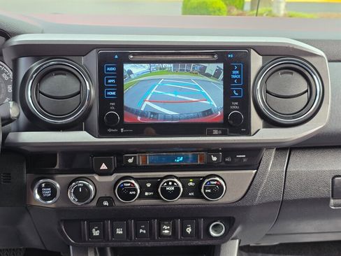 Used 2016 Toyota Tacoma TRD Off-Road w/ Premium & Technology Package image 35