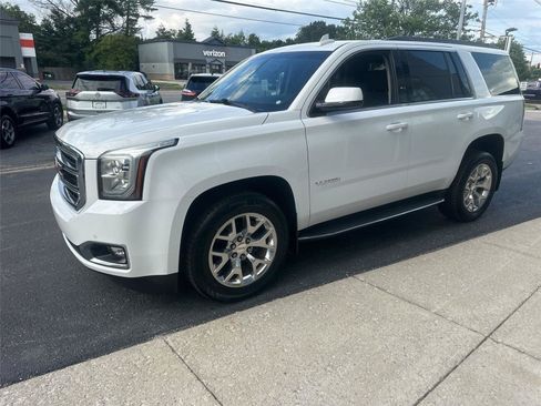 Used 2017 GMC Yukon SLE w/ SLE Value Package AWD/4WD image 6