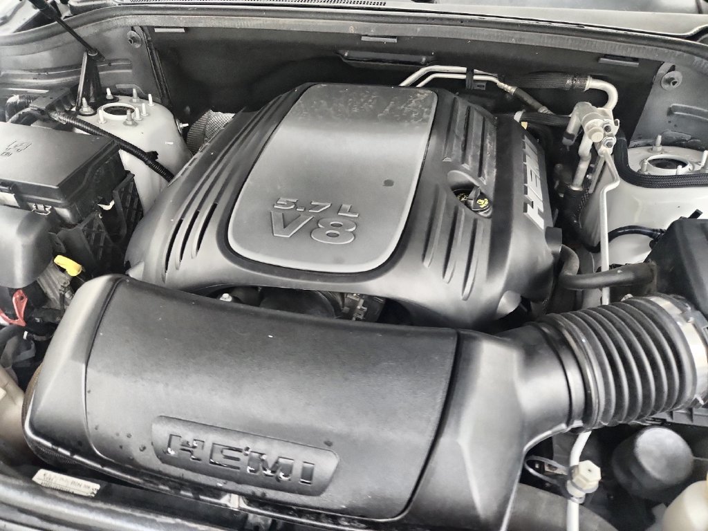 Used 2018 Dodge Durango R/T w/ Technology Group AWD/4WD image 37