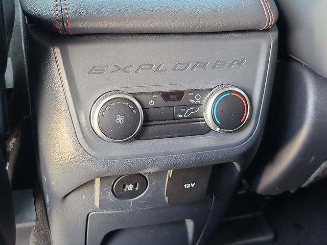 Used 2025 Ford Explorer ST-Line AWD/4WD image 10