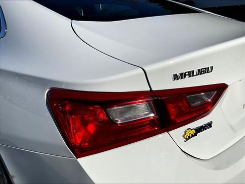 Used 2024 Chevrolet Malibu LT image 34