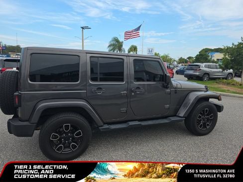 Used 2018 Jeep Wrangler Unlimited Sahara AWD/4WD image 14