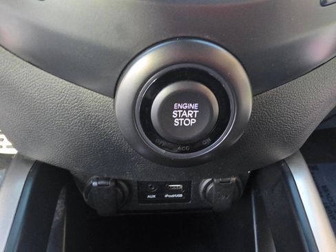 Used 2015 Hyundai Veloster Turbo image 34