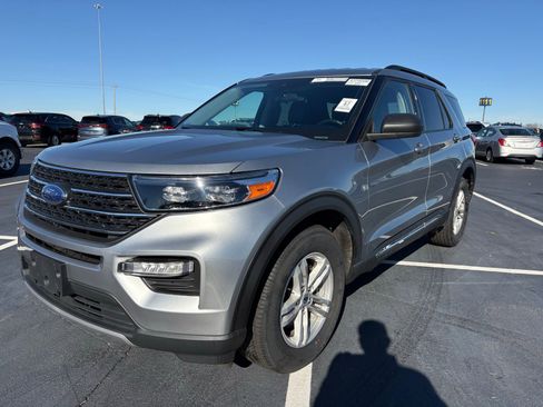 Used 2023 Ford Explorer XLT w/ Equipment Group 202A image 13