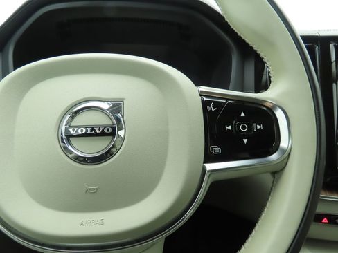 Used 2019 Volvo XC60 T5 Inscription w/ Protection Package Premier image 12