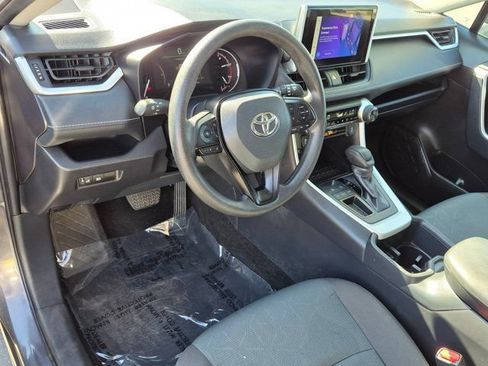 Used 2025 Toyota RAV4 XLE FWD image 17