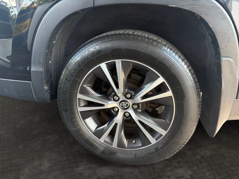Used 2019 Toyota Highlander Plus w/ Protection Package #3 AWD/4WD image 40