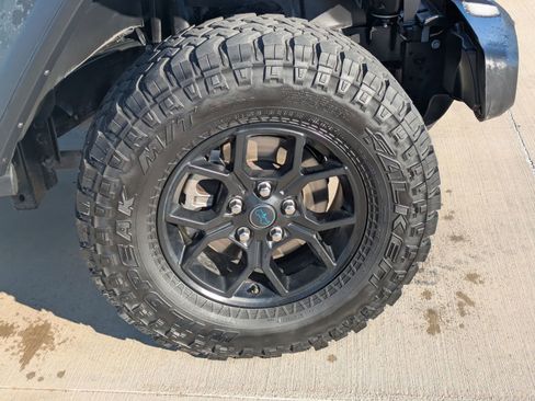 Used 2024 Jeep Wrangler Willys image 28