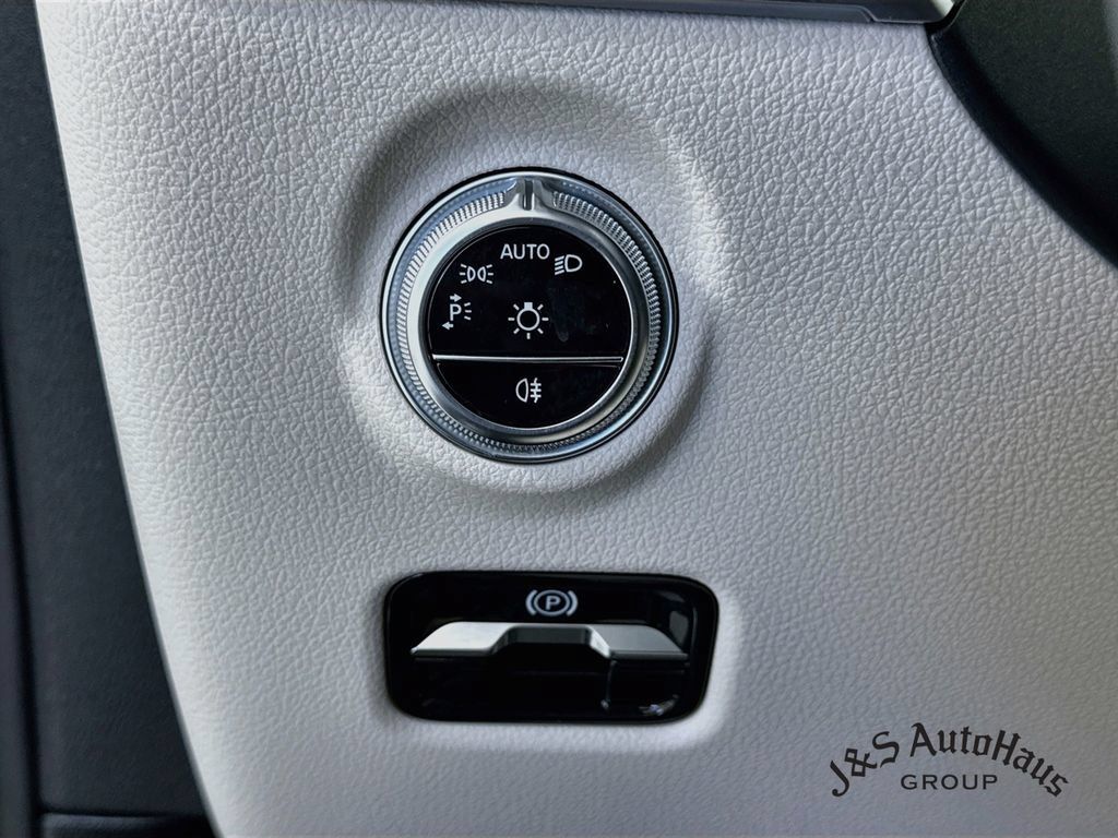 Used 2024 Mercedes-Benz CLE 450 4MATIC Coupe w/ Driver Assistance Package image 10