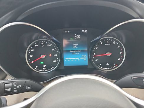 Used 2022 Mercedes-Benz GLC 300 4MATIC image 29