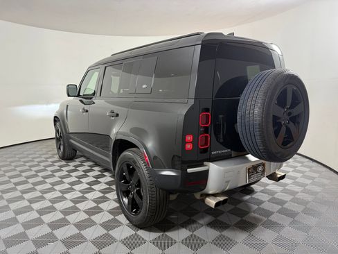 Used 2024 Land Rover Defender 110 S image 3