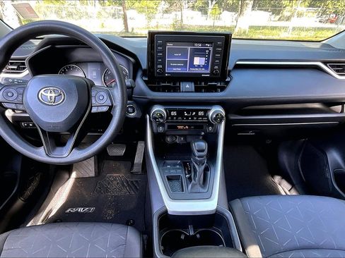 Used 2022 Toyota RAV4 XLE image 7