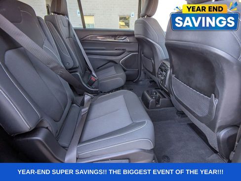 Used 2021 Jeep Grand Cherokee L Laredo w/ Luxury Tech Group I image 17