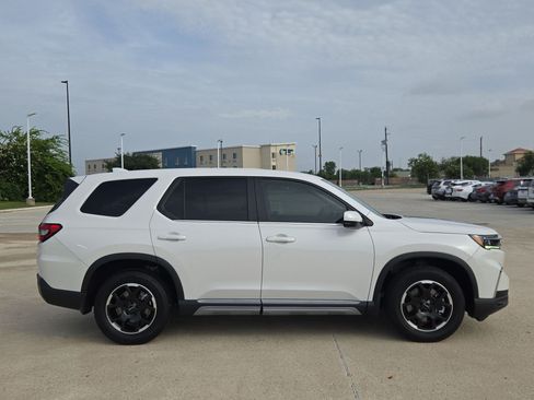 Certified 2025 Honda Pilot EX-L image 2