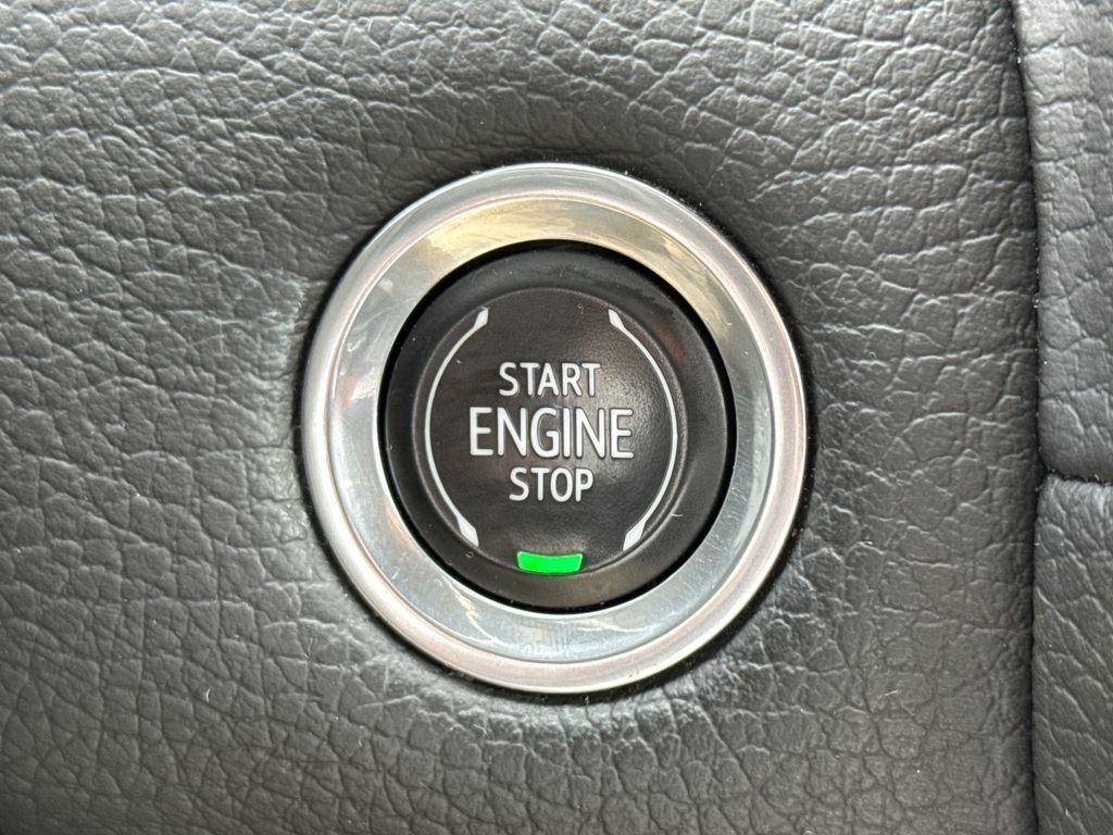 Certified 2021 GMC Yukon Denali w/ Denali Ultimate Package AWD/4WD image 30