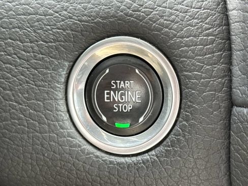 Certified 2021 GMC Yukon Denali w/ Denali Ultimate Package AWD/4WD image 30