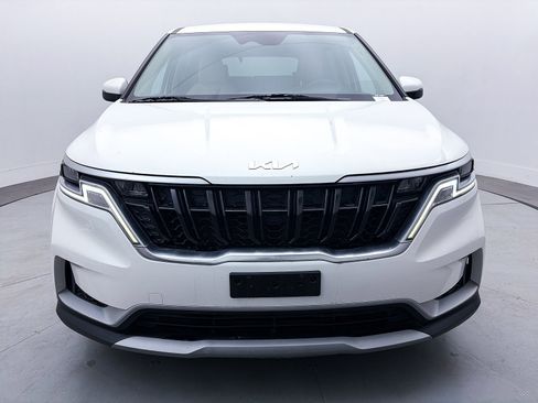 Used 2022 Kia Carnival LX image 10