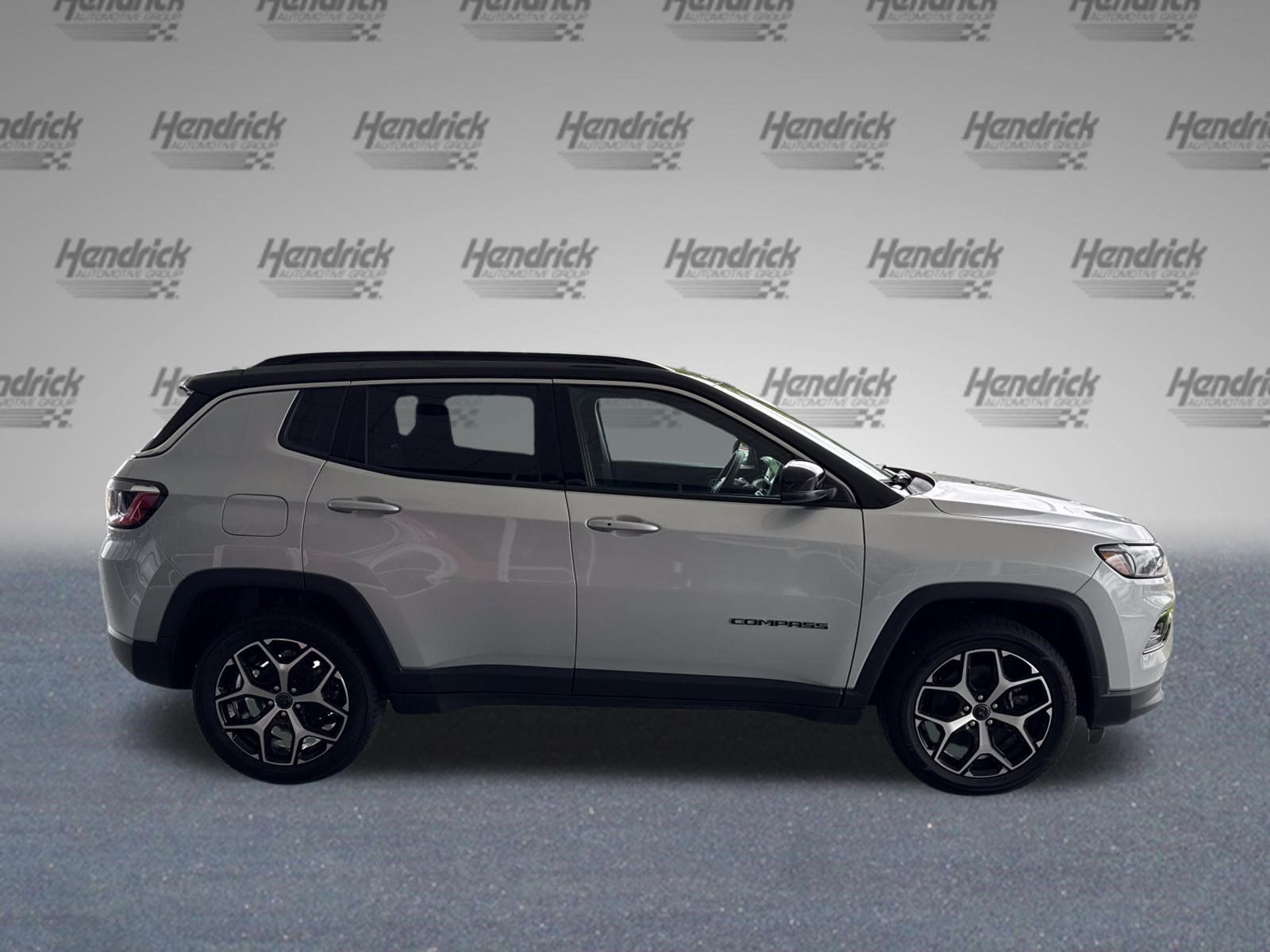 Used 2025 Jeep Compass Limited AWD/4WD image 10