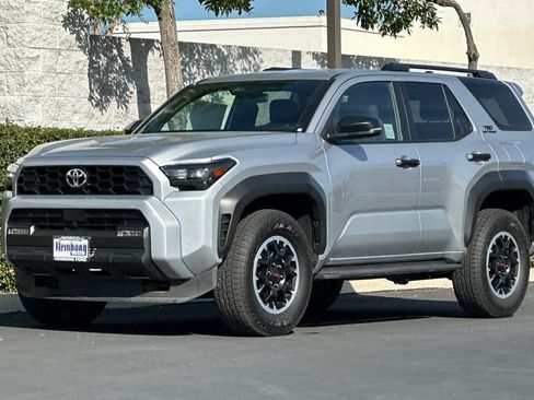 Used 2025 Toyota 4Runner TRD Off-Road image 8