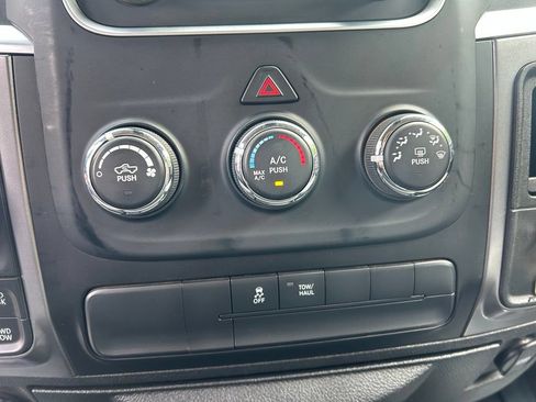 Used 2021 RAM 1500 Classic SLT AWD/4WD image 21
