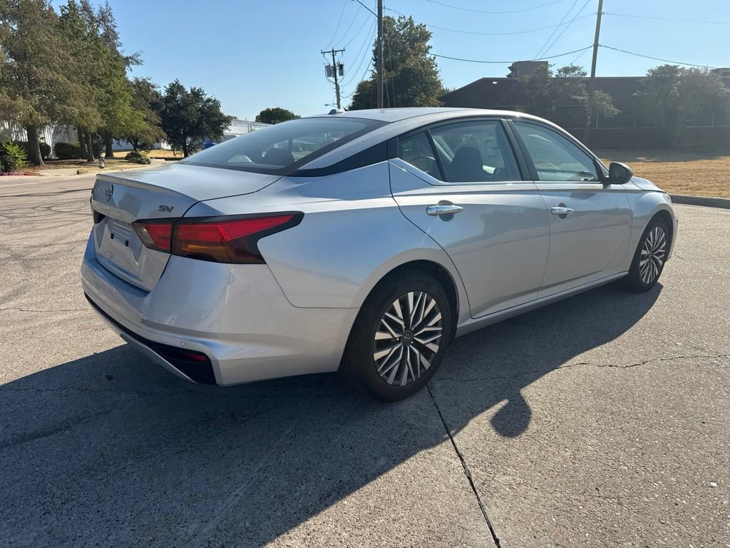 Used 2024 Nissan Altima 2.5 SV FWD image 6