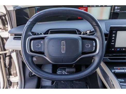 Used 2024 Lincoln Nautilus Reserve AWD/4WD image 22