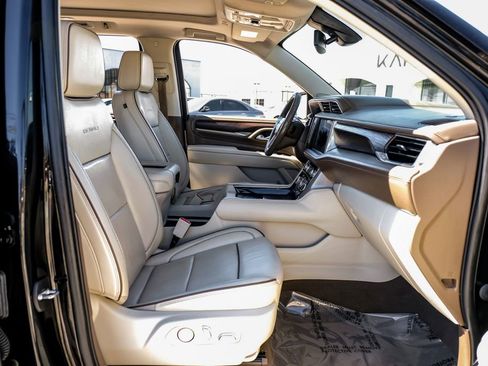 Used 2022 GMC Yukon Denali image 32