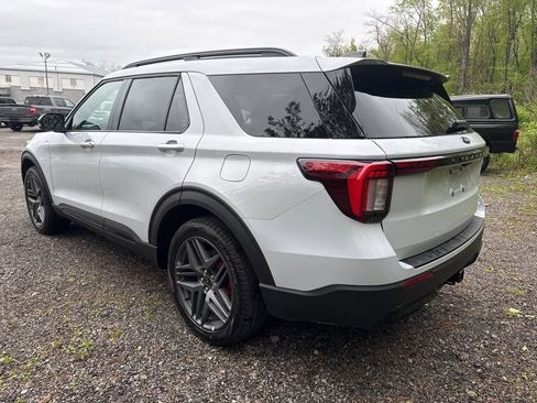 New 2026 Ford Explorer ST-Line w/ ST-Line Street Pack AWD/4WD image 6