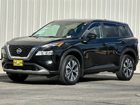 Used 2022 Nissan Rogue SV image 9
