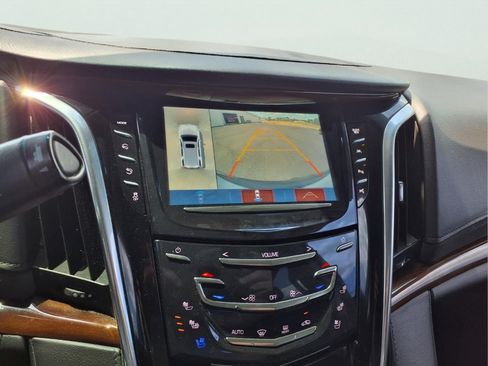 Certified 2019 Cadillac Escalade Luxury AWD/4WD image 22