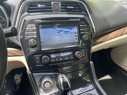 Used 2017 Nissan Maxima Platinum FWD image 24