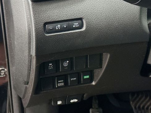 Used 2017 Nissan Rogue SV AWD/4WD image 17