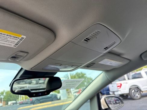 Used 2013 Buick Verano Premium FWD image 36