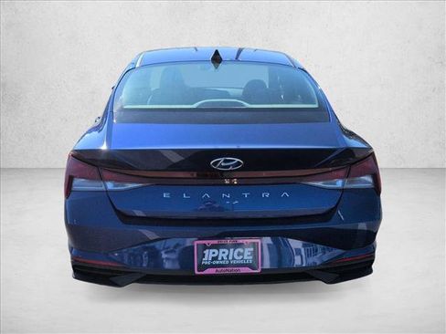 Used 2023 Hyundai Elantra SEL w/ Convenience Package image 7