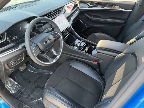 Used 2023 Jeep Grand Cherokee Trailhawk AWD/4WD image 12