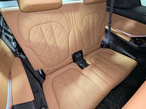 Used 2026 BMW X7 xDrive40i w/ M Sport Package AWD/4WD image 43